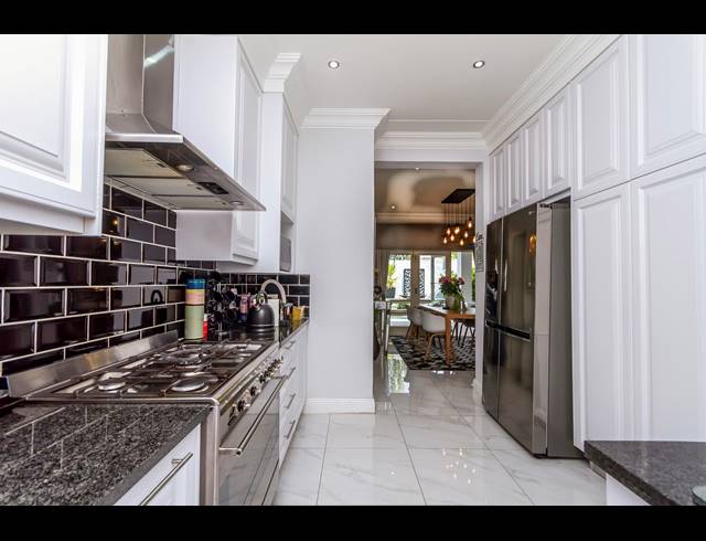 3 BEDROOM TOWNHOUSE TO LET IN BRYANSTON
